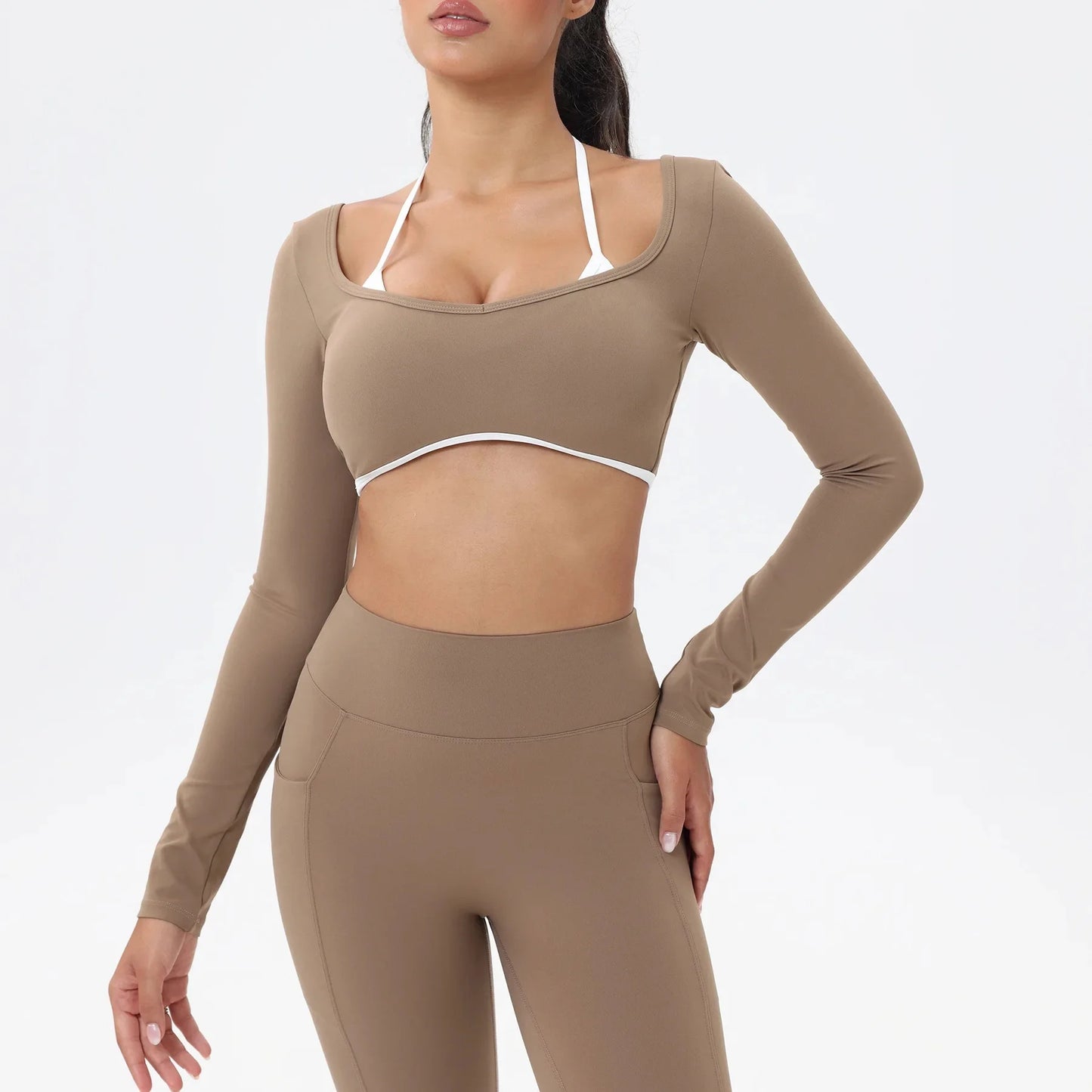 Yoga Top mit modernem Design und Farbkombination